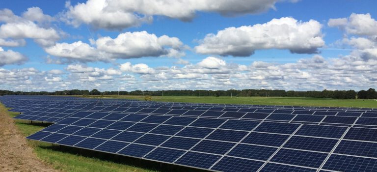 Neu: 7,25% Festzins für die Energieinfrastruktur von morgen. Neu: 7,25% Festzins für die Energieinfrastruktur von morgen.